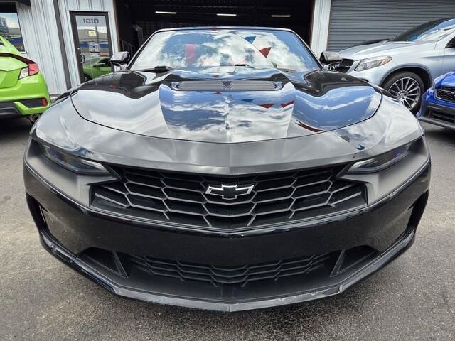 Used 2020 Chevrolet Camaro LT RWD image 2