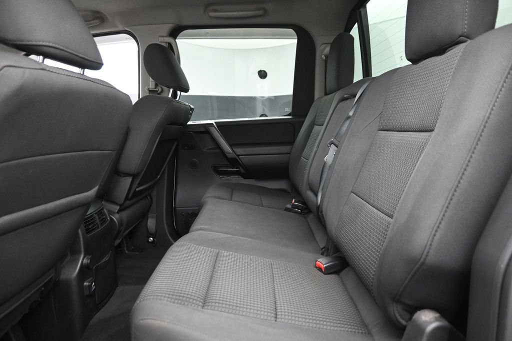 Used 2014 Nissan Titan SV w/ SV Value Truck Package AWD/4WD image 12