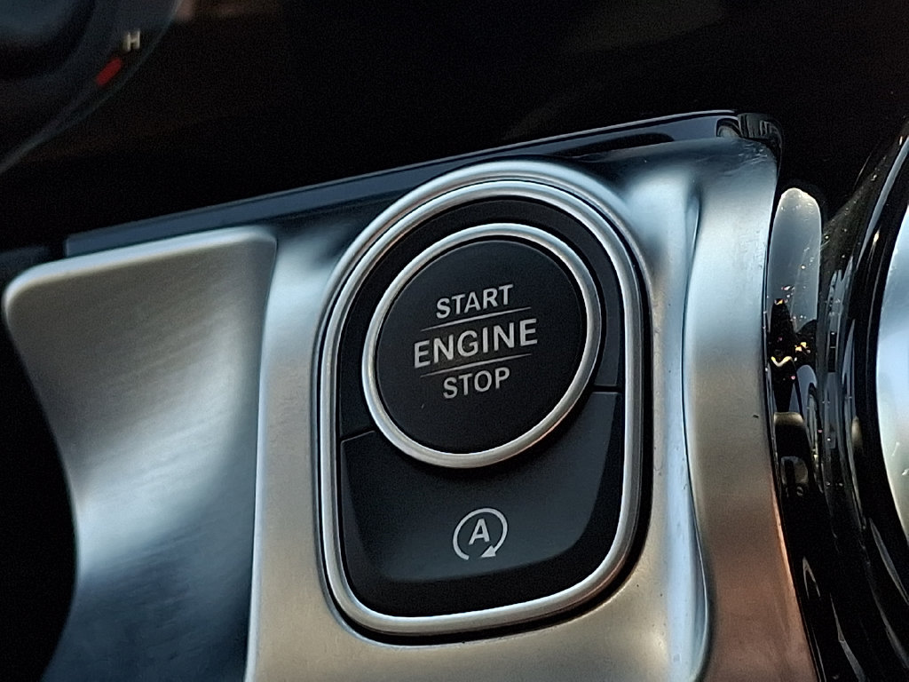 Used 2023 Mercedes-Benz GLB 250 4MATIC w/ Premium Package image 23