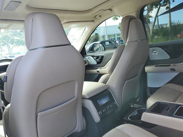 Used 2022 Lincoln Aviator Reserve w/ Equipment Group 201A image 31