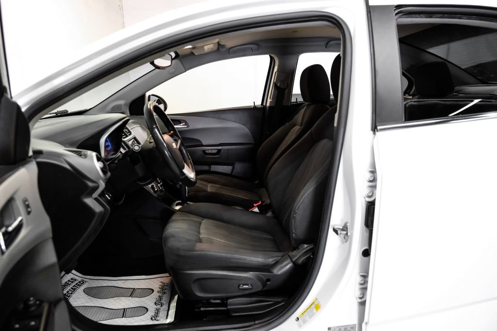 Used 2019 Chevrolet Sonic LT w/ Convenience Package image 4