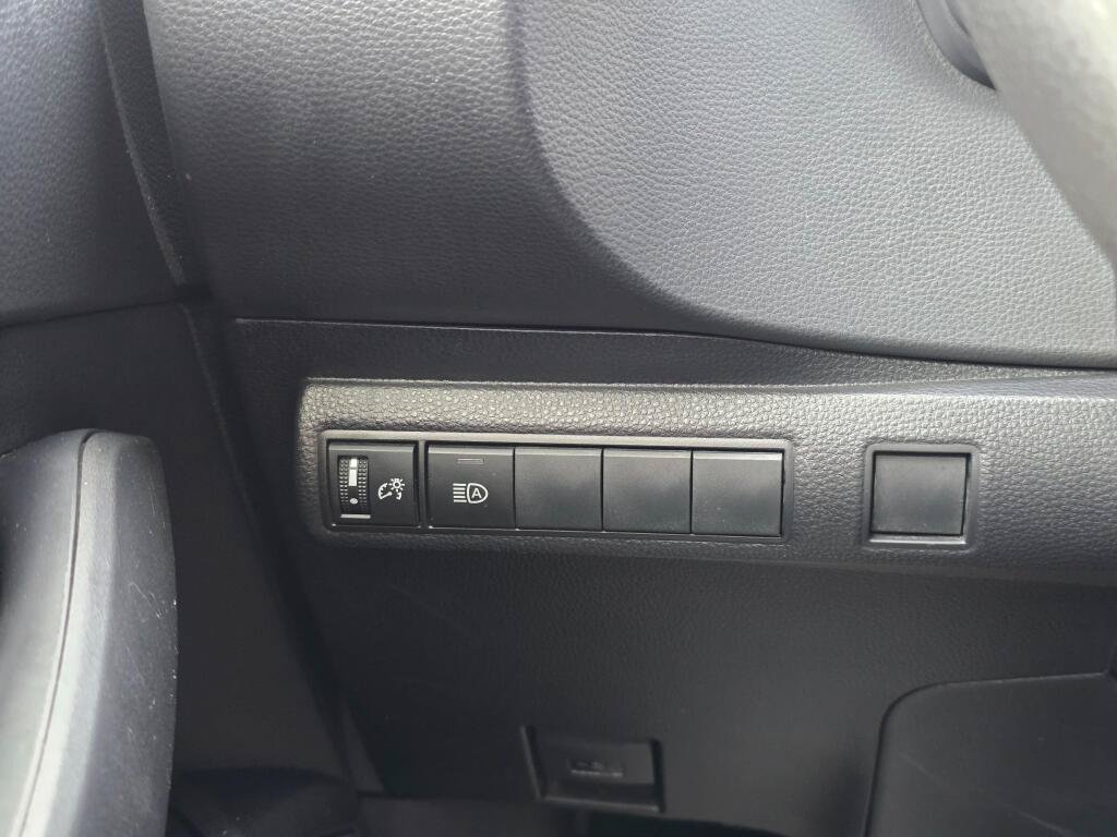 Used 2023 Toyota Corolla LE w/ Carpet Mat Package (TMS) FWD image 26