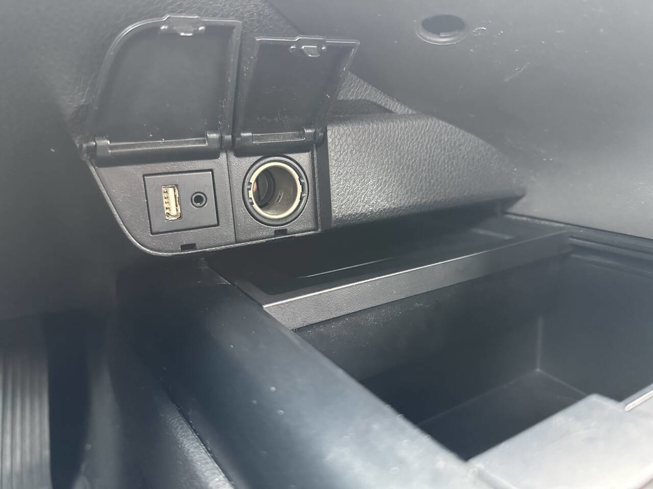 Used 2018 Toyota Camry SE image 25