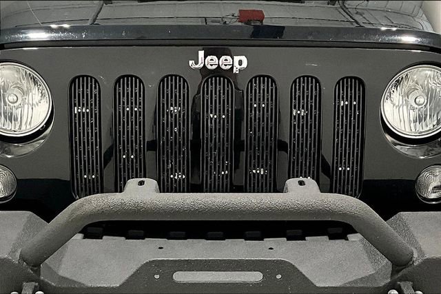 Used 2016 Jeep Wrangler Unlimited Rubicon w/ Dual Top Group image 33