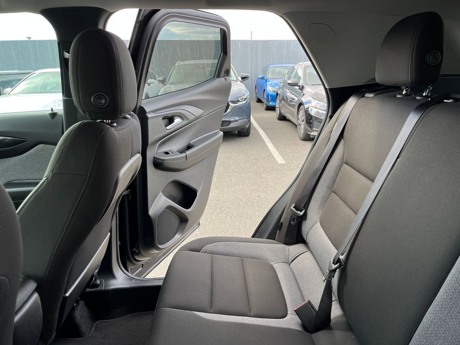 Used 2025 Chevrolet TrailBlazer LT FWD image 38