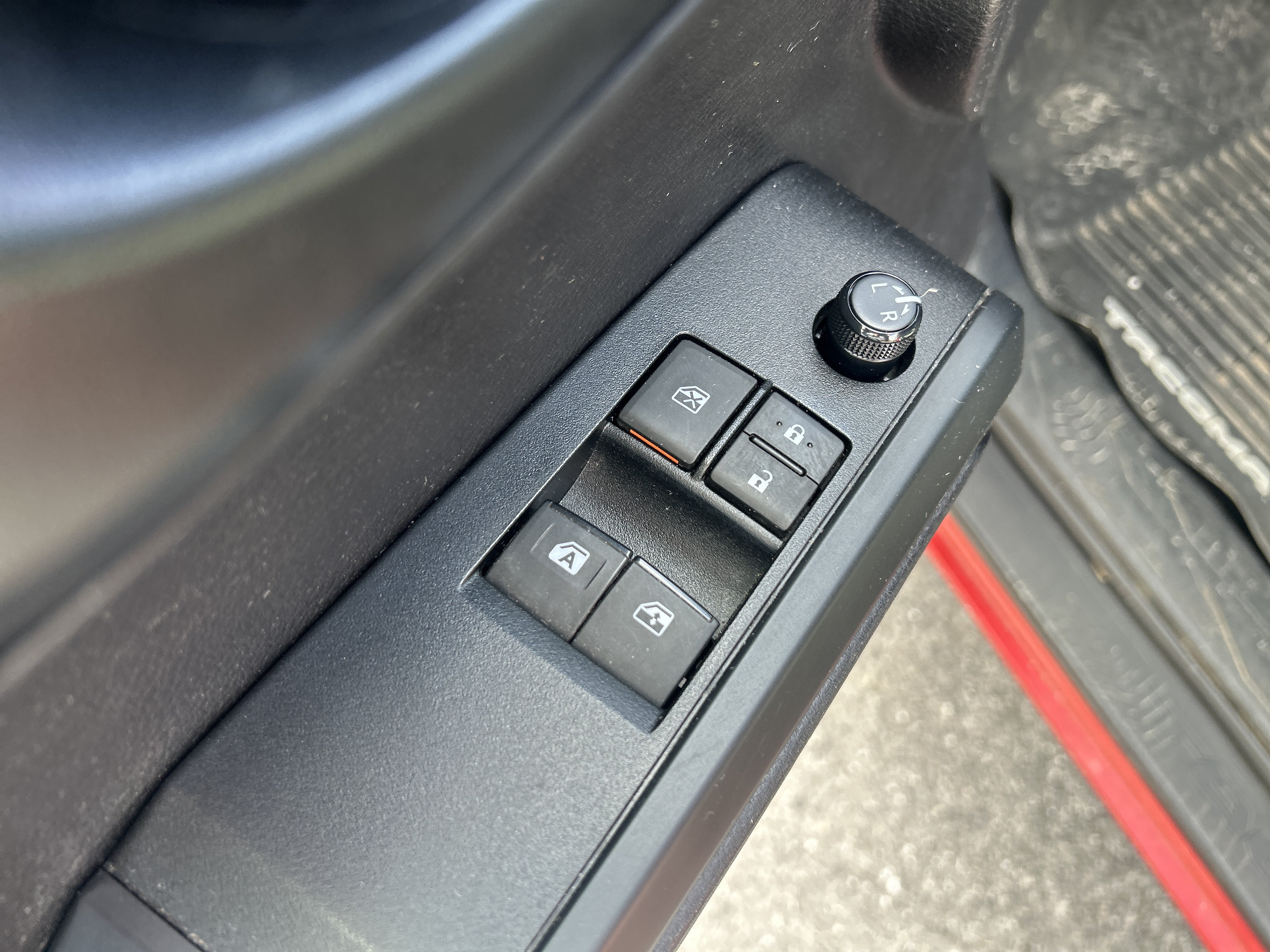 Used 2019 Toyota Tacoma SR AWD/4WD image 18
