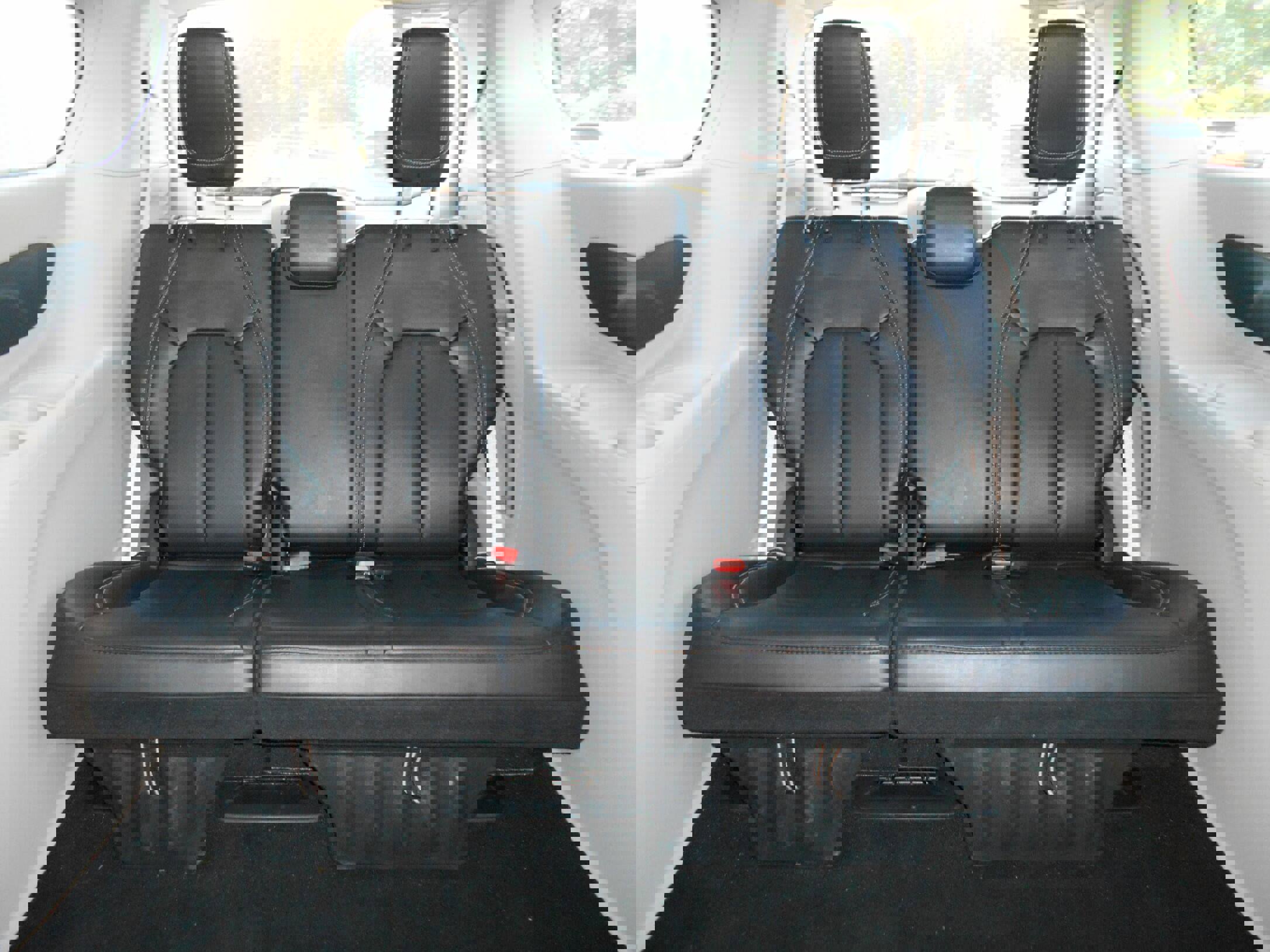 Certified 2024 Chrysler Pacifica Touring-L image 8