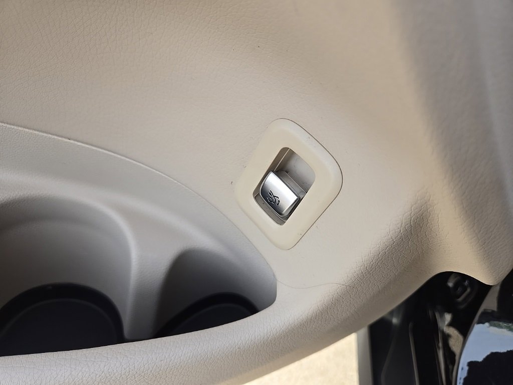 Used 2021 Mercedes-Benz GLC 300 4MATIC image 40