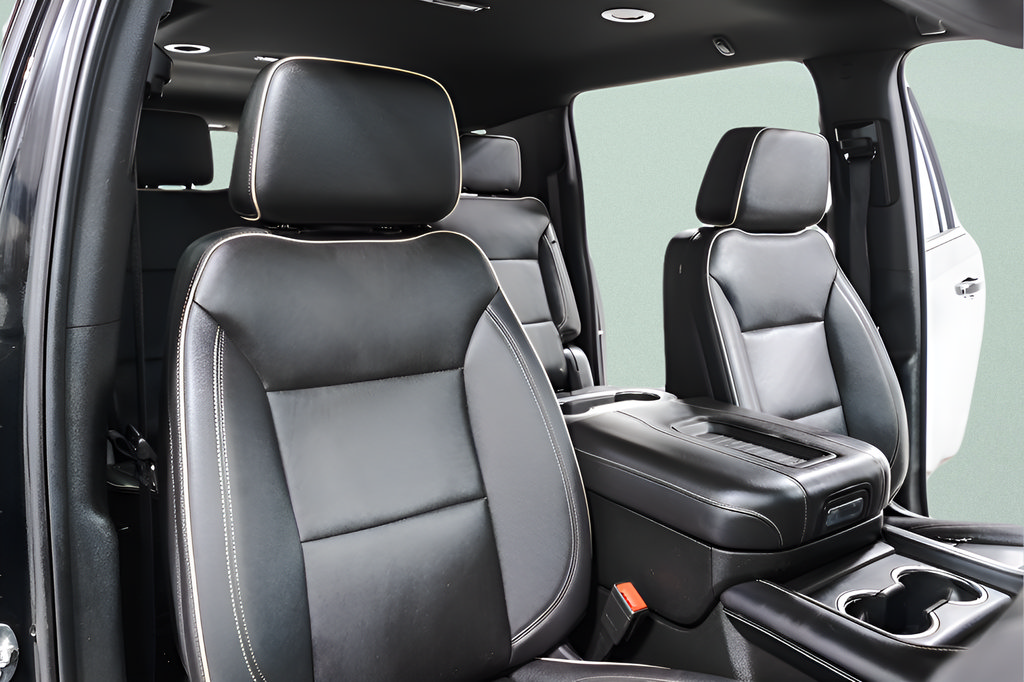Used 2023 Chevrolet Suburban Premier AWD/4WD image 38
