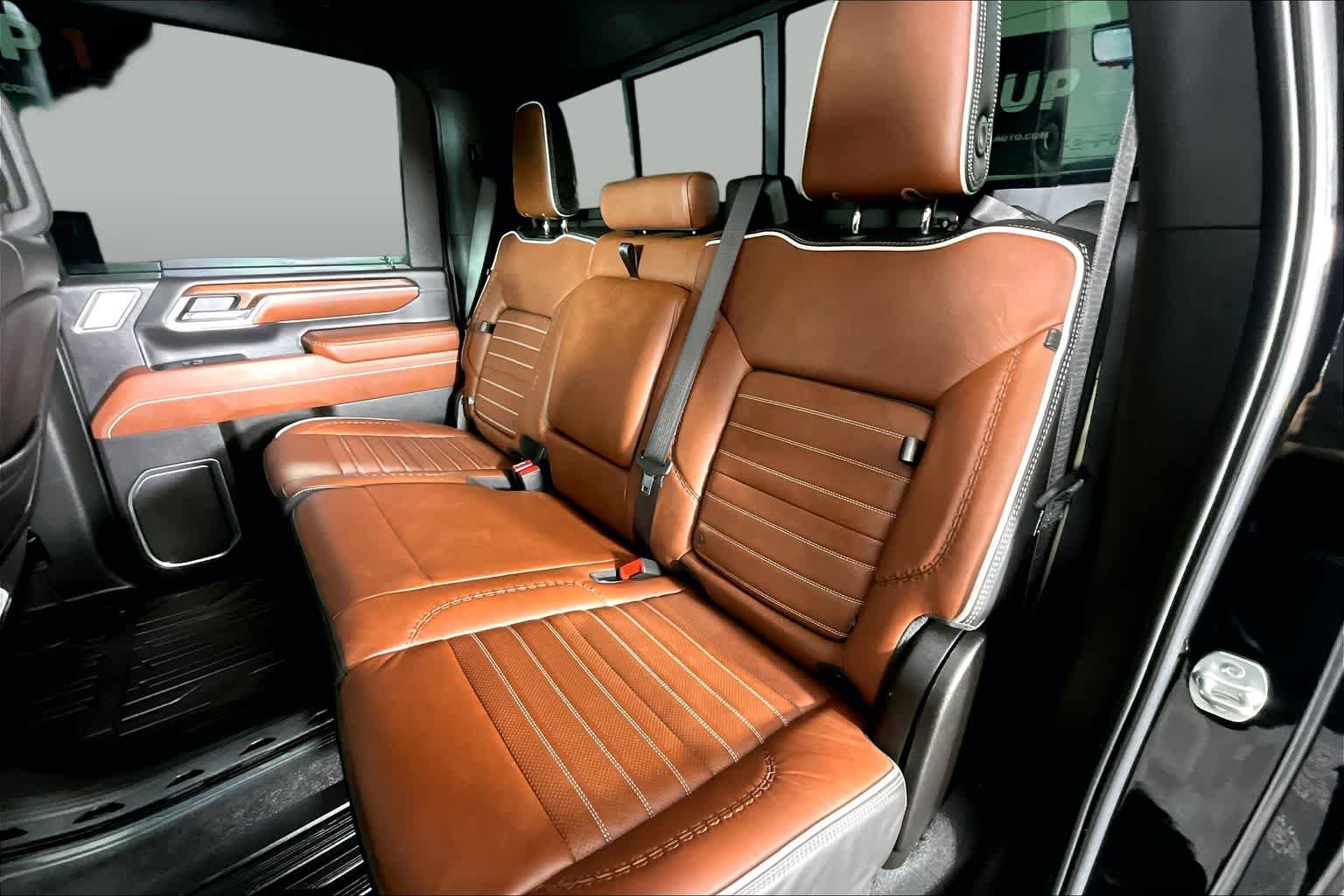 Certified 2025 GMC Sierra 3500 Denali Ultimate AWD/4WD image 19