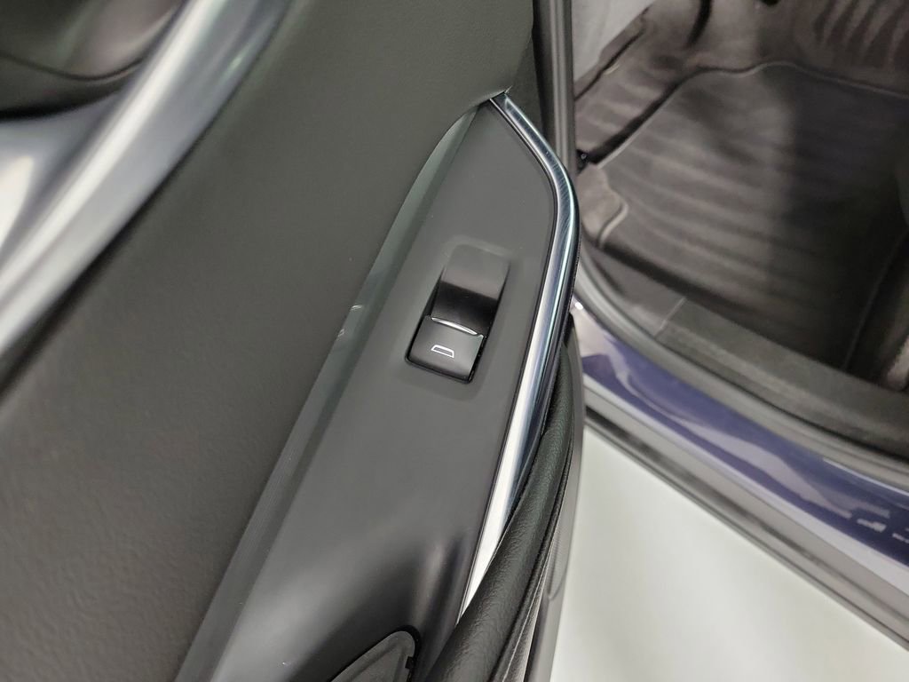 Certified 2025 Cadillac XT4 Premium Luxury image 14
