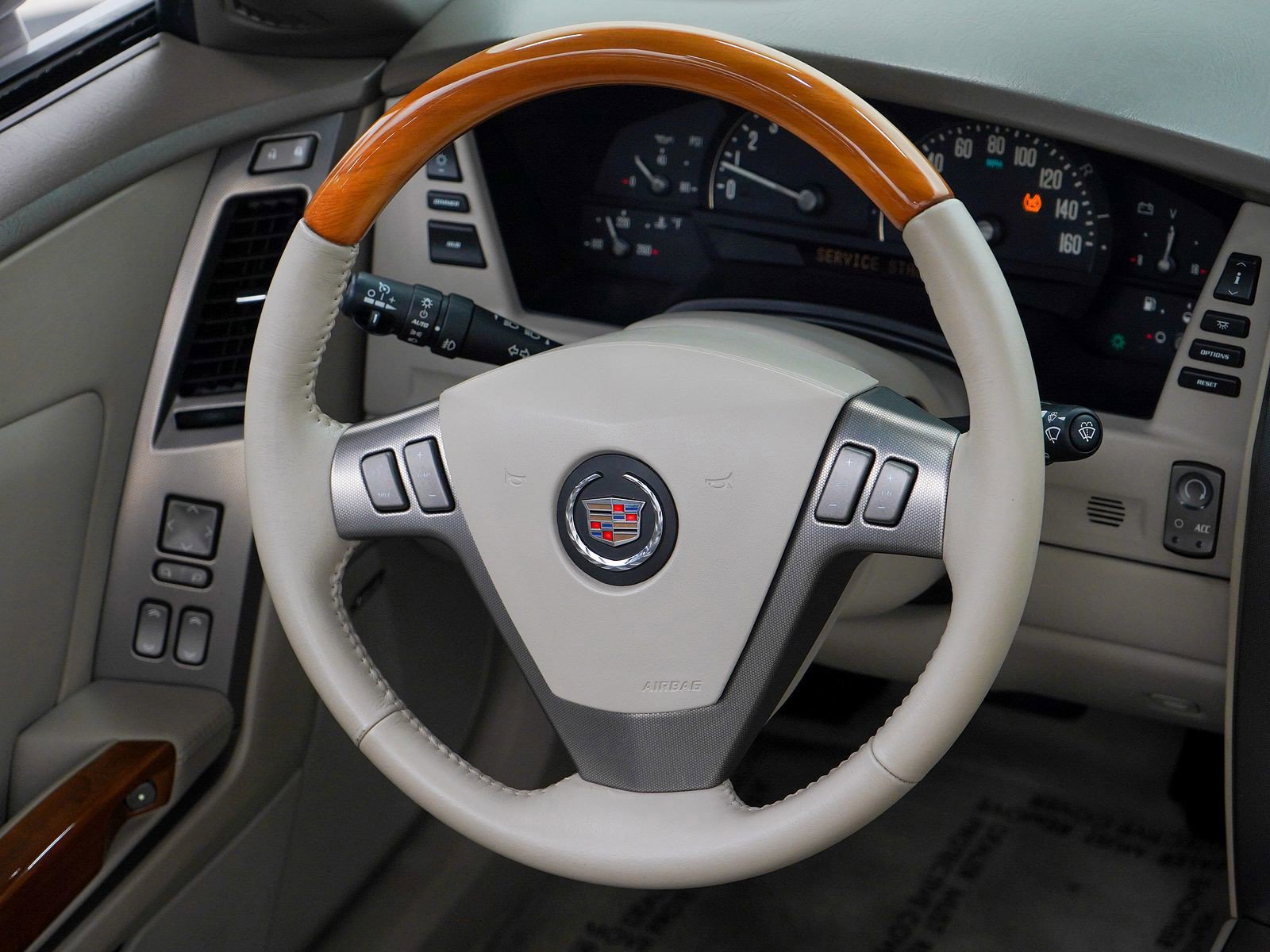 Used 2005 Cadillac XLR image 15