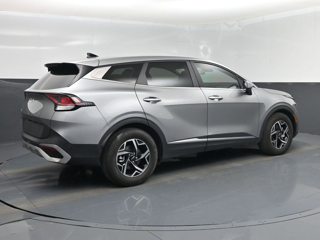 Certified 2024 Kia Sportage LX image 3