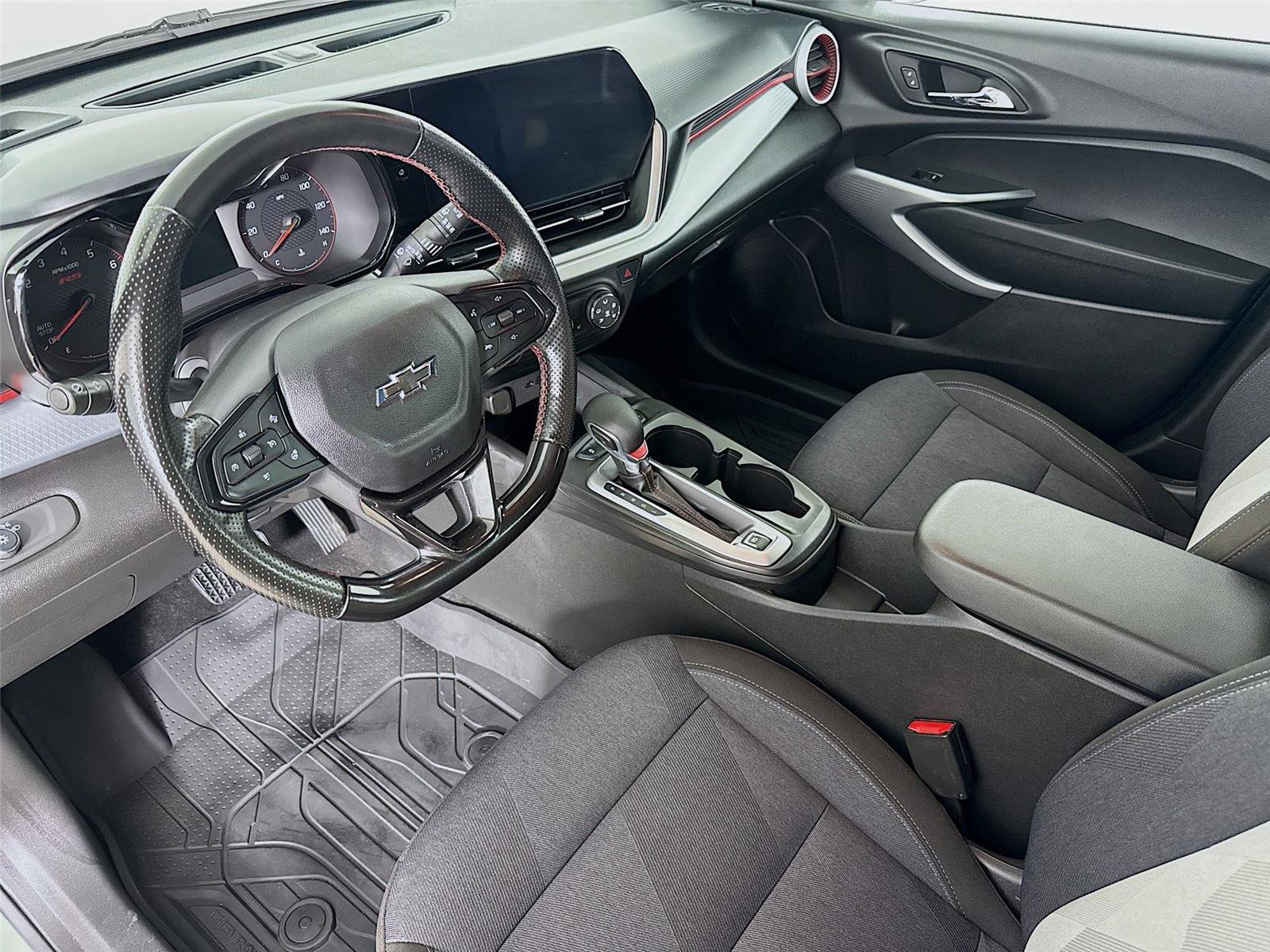 Used 2024 Chevrolet Trax RS w/ Driver Confidence Package image 11