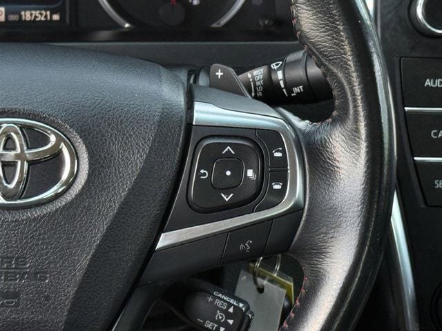 Used 2015 Toyota Camry SE FWD image 15