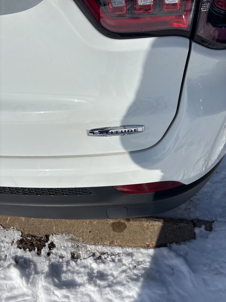 Used 2025 Jeep Compass Latitude image 6