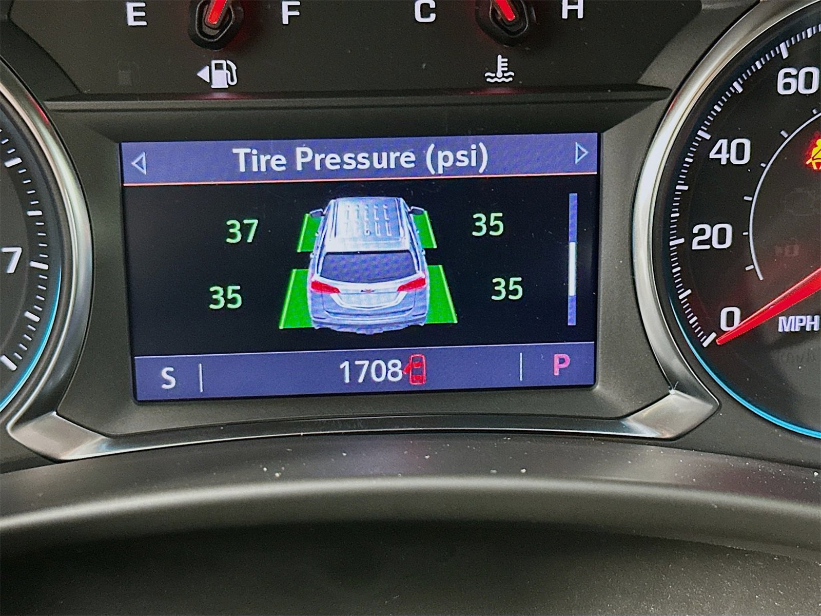 Used 2022 Chevrolet Equinox RS w/ RS Leather Package image 13