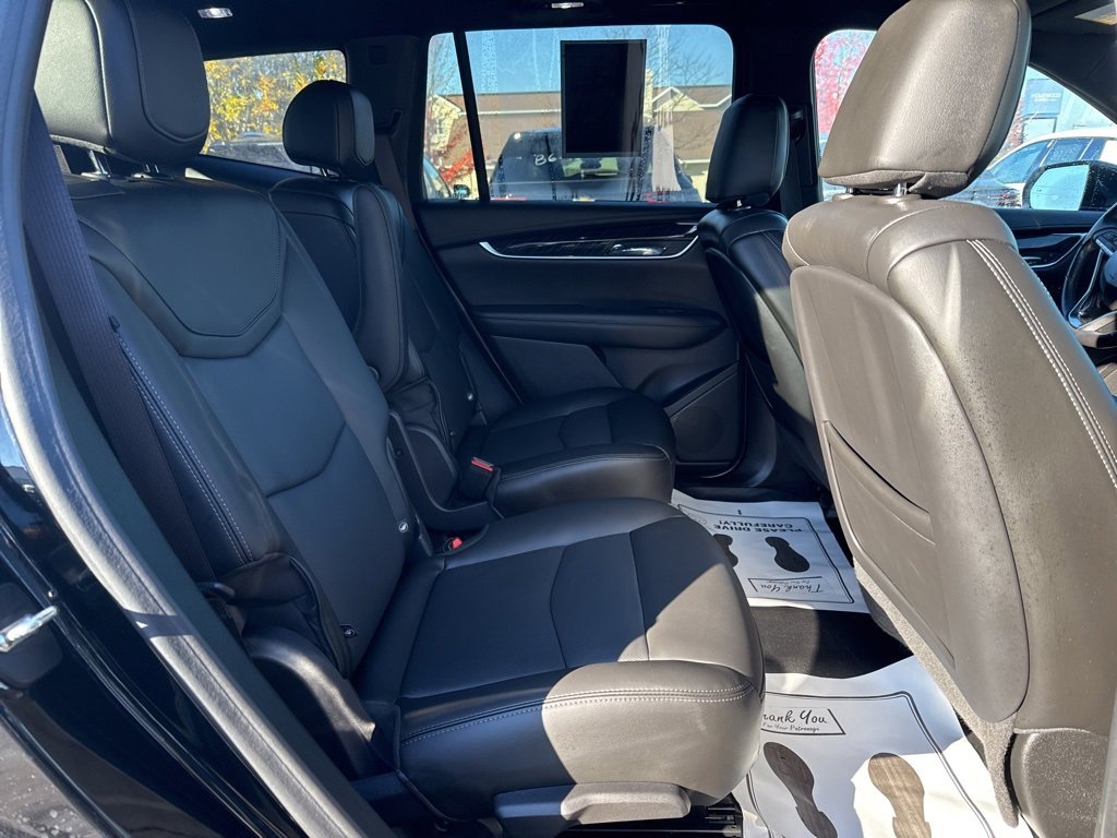 Used 2021 Cadillac XT6 Premium Luxury image 5