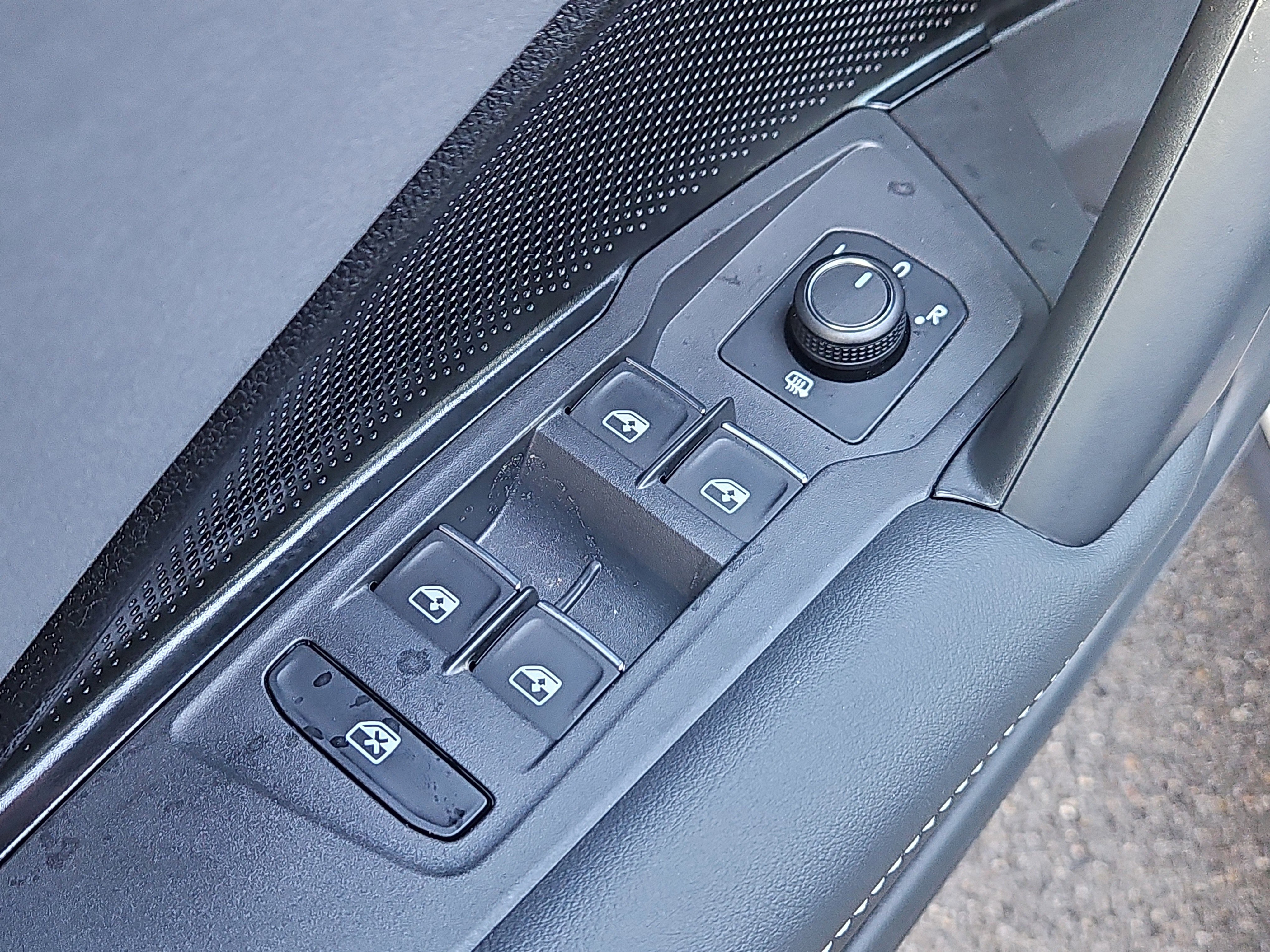 New 2026 Volkswagen Tiguan SE image 6