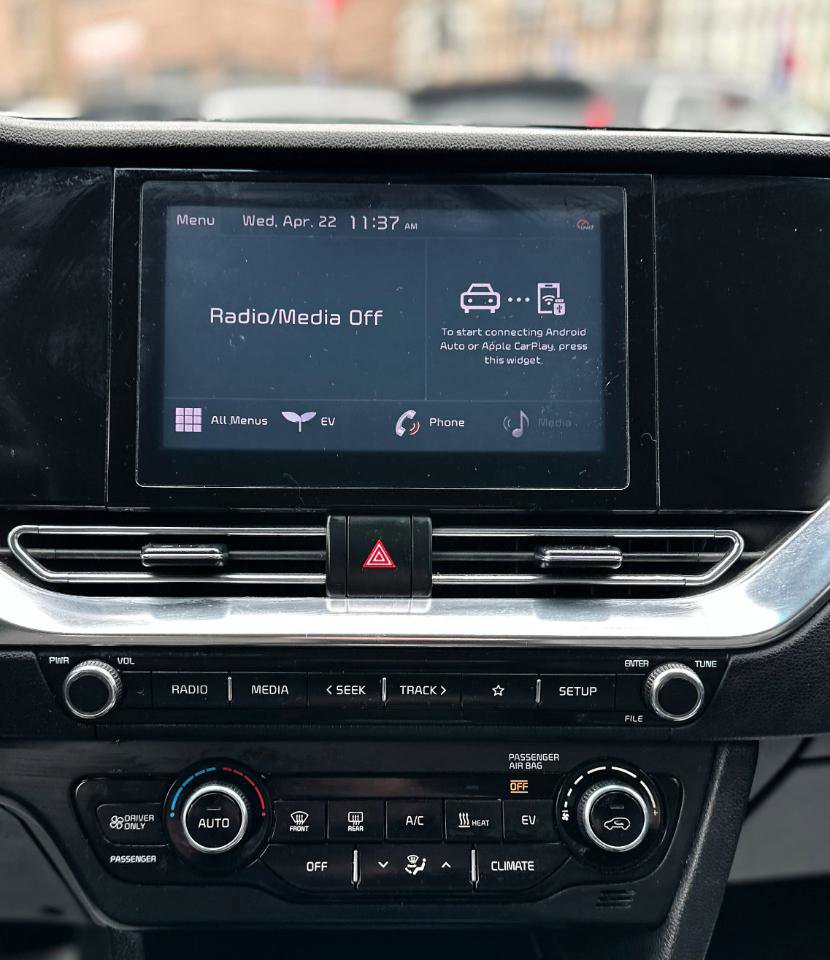 Used 2022 Kia Niro EX w/ Cold Weather Package FWD image 22