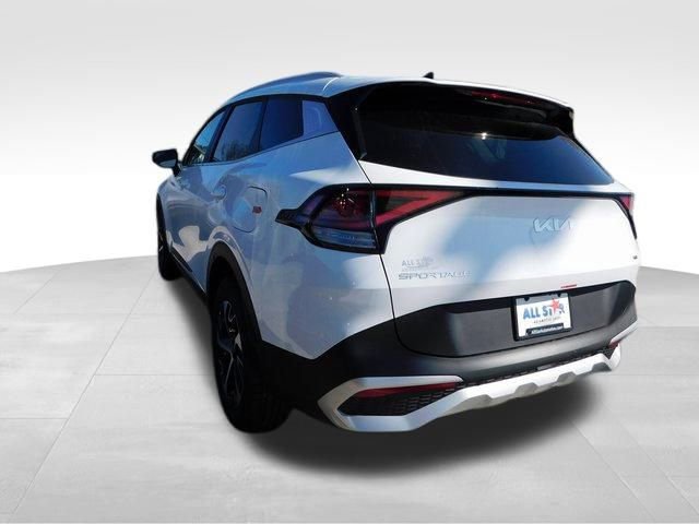 Used 2025 Kia Sportage EX image 6