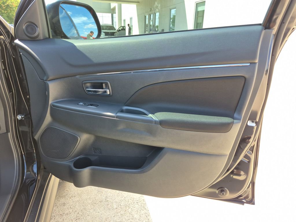 Used 2025 Mitsubishi Outlander Sport LE image 42
