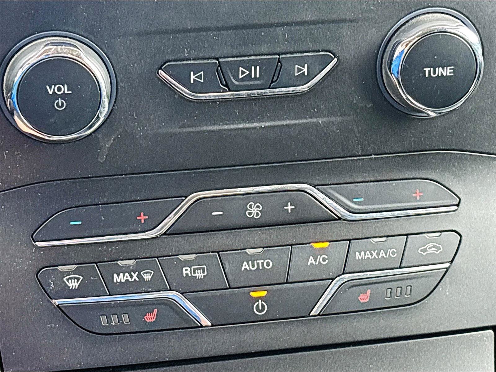 Used 2020 Ford Edge SEL w/ Convenience Package AWD/4WD image 9