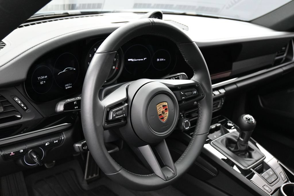 Used 2024 Porsche 911 Carrera T RWD image 17