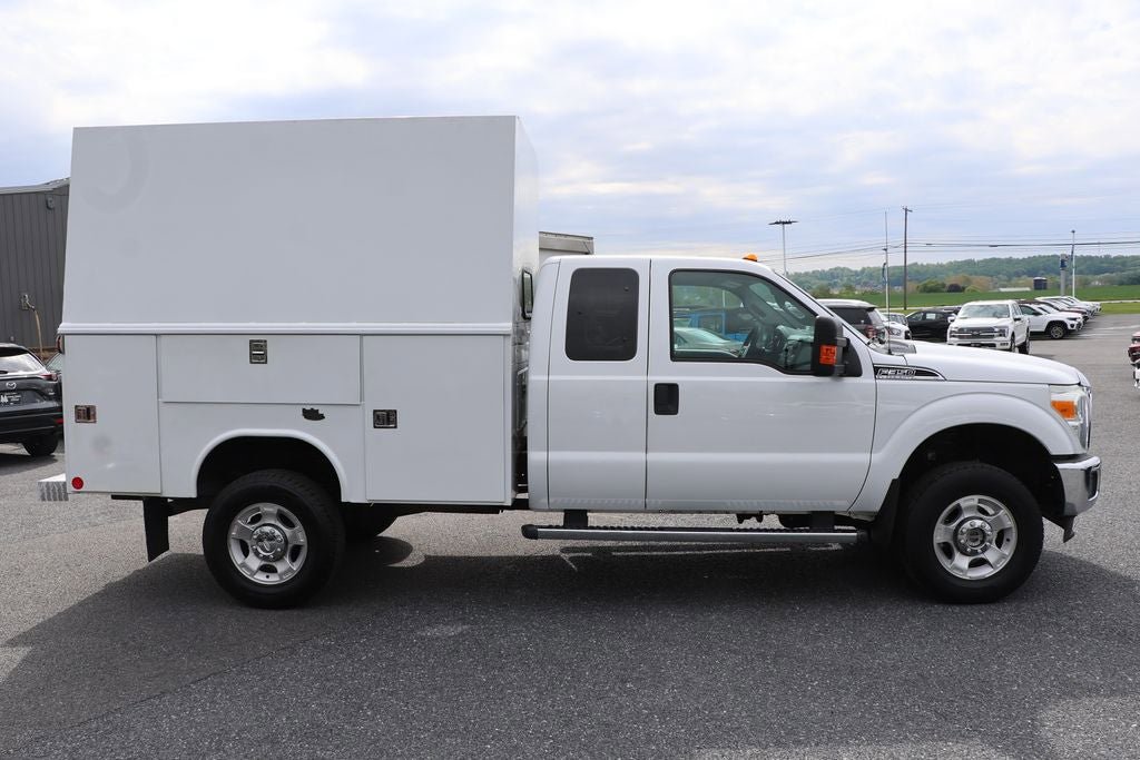 Used 2011 Ford F350 XLT w/ Snow Plow Prep Pkg AWD/4WD image 3