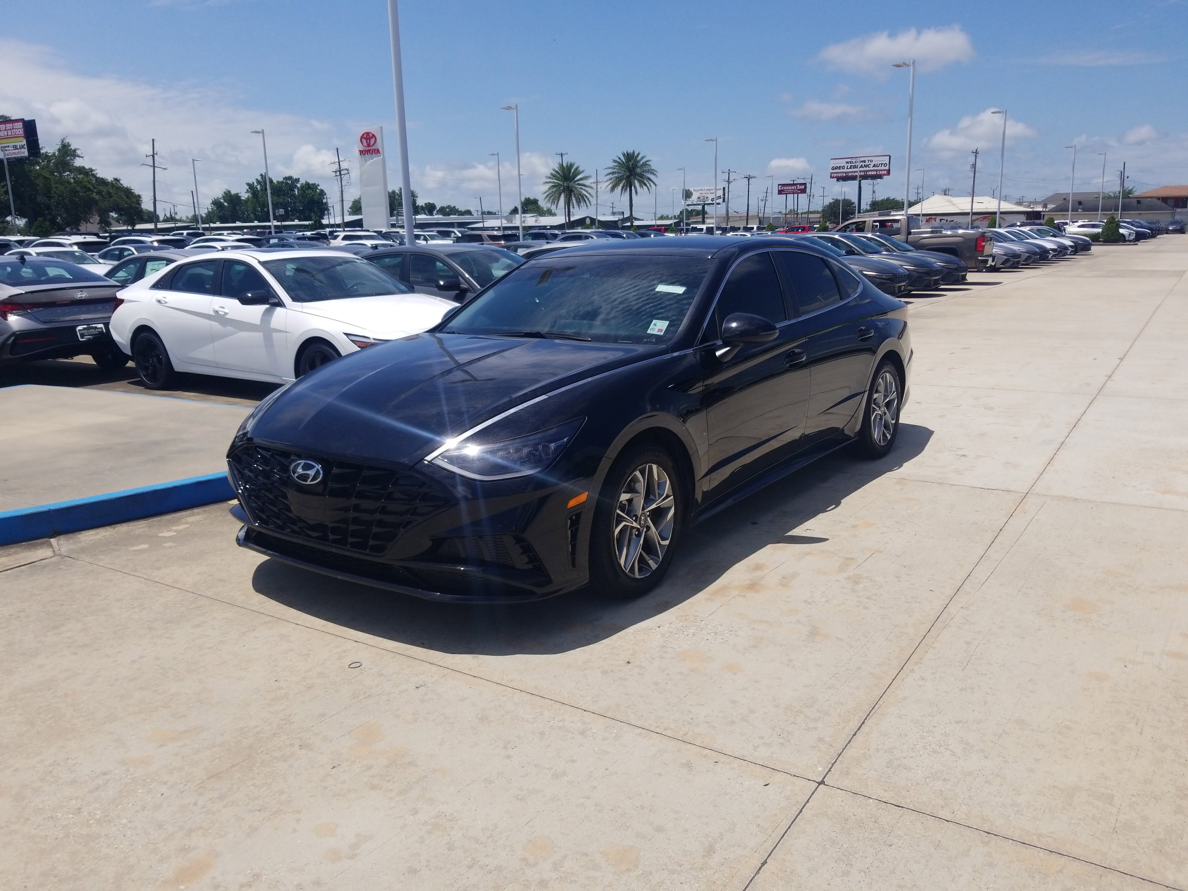 Used 2023 Hyundai Sonata SEL FWD image 3