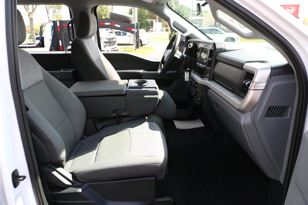 Used 2025 Ford F250 XLT w/ F-250 >10K GVWR Package AWD/4WD image 28