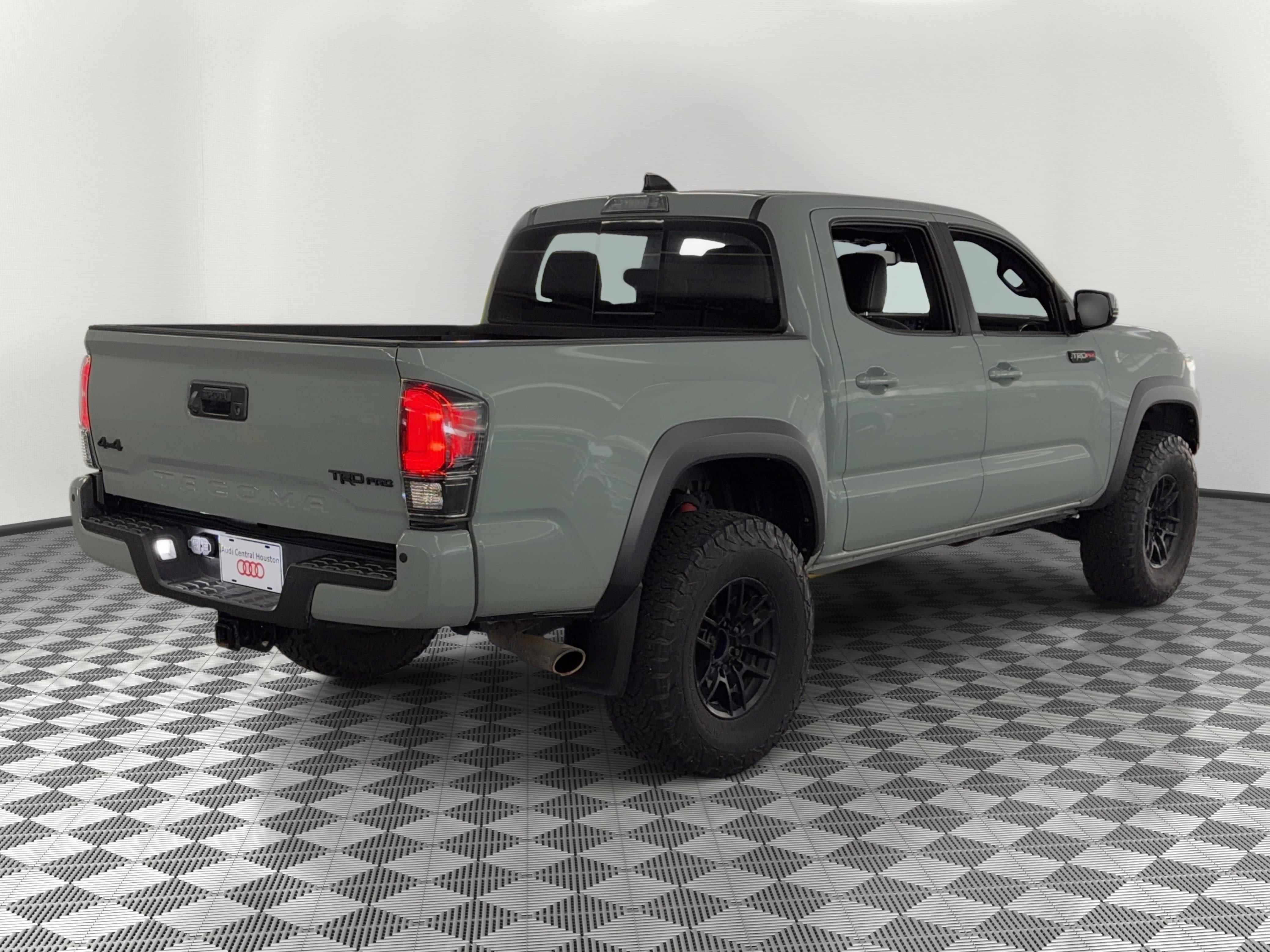 Used 2021 Toyota Tacoma TRD Pro AWD/4WD image 9