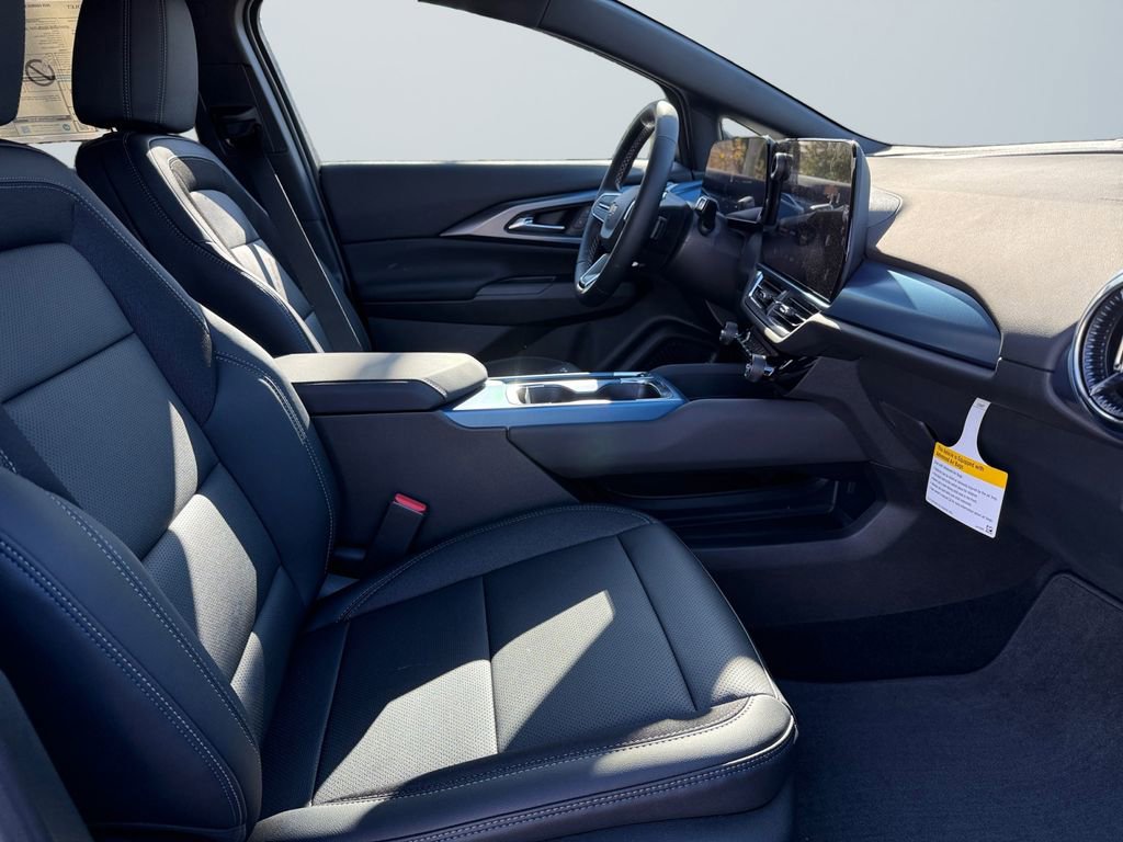 New 2026 Chevrolet Equinox EV LT image 15