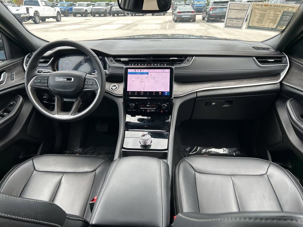 Used 2024 Jeep Grand Cherokee L Limited image 10