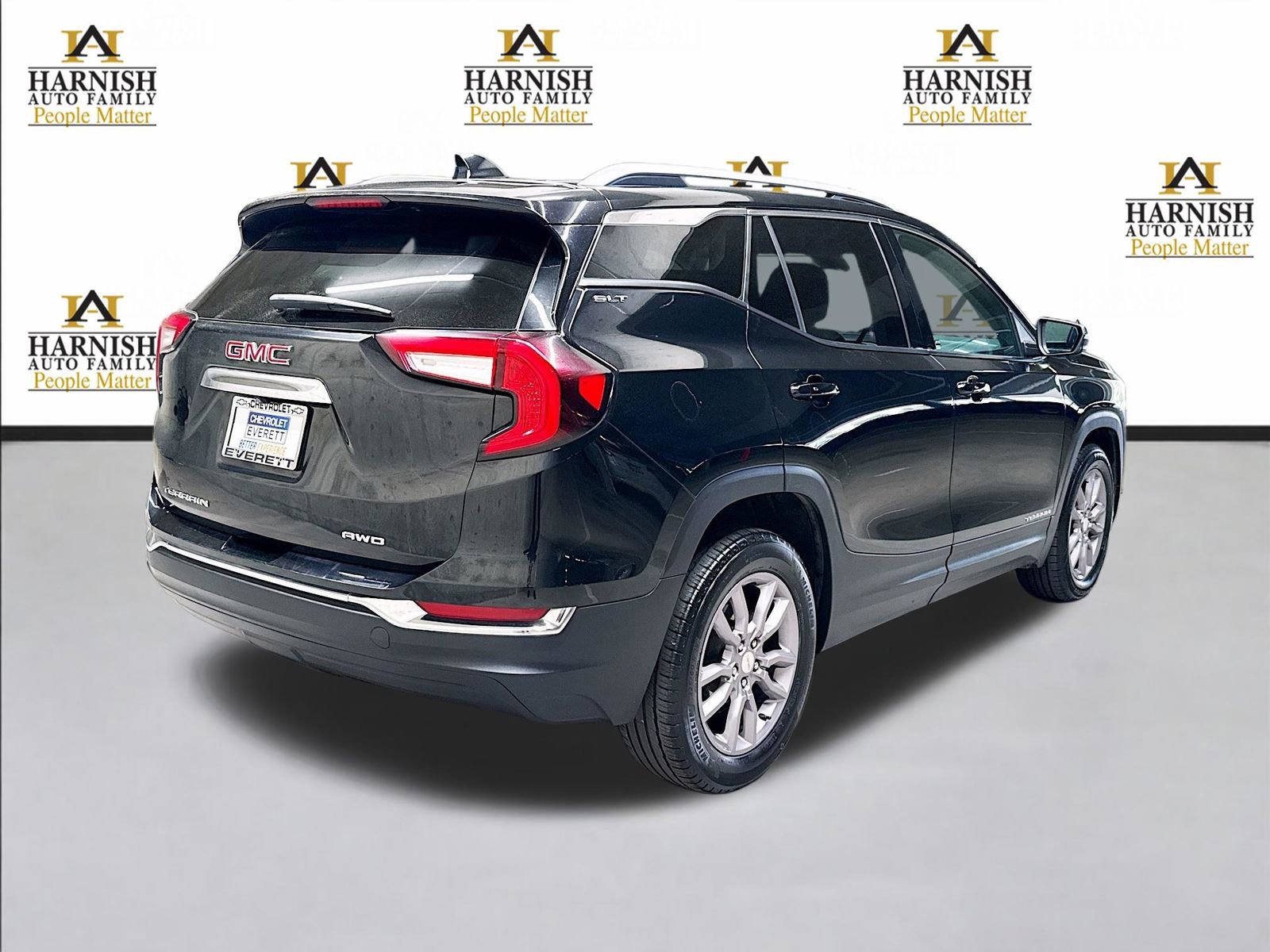 Used 2024 GMC Terrain SLT AWD/4WD image 5