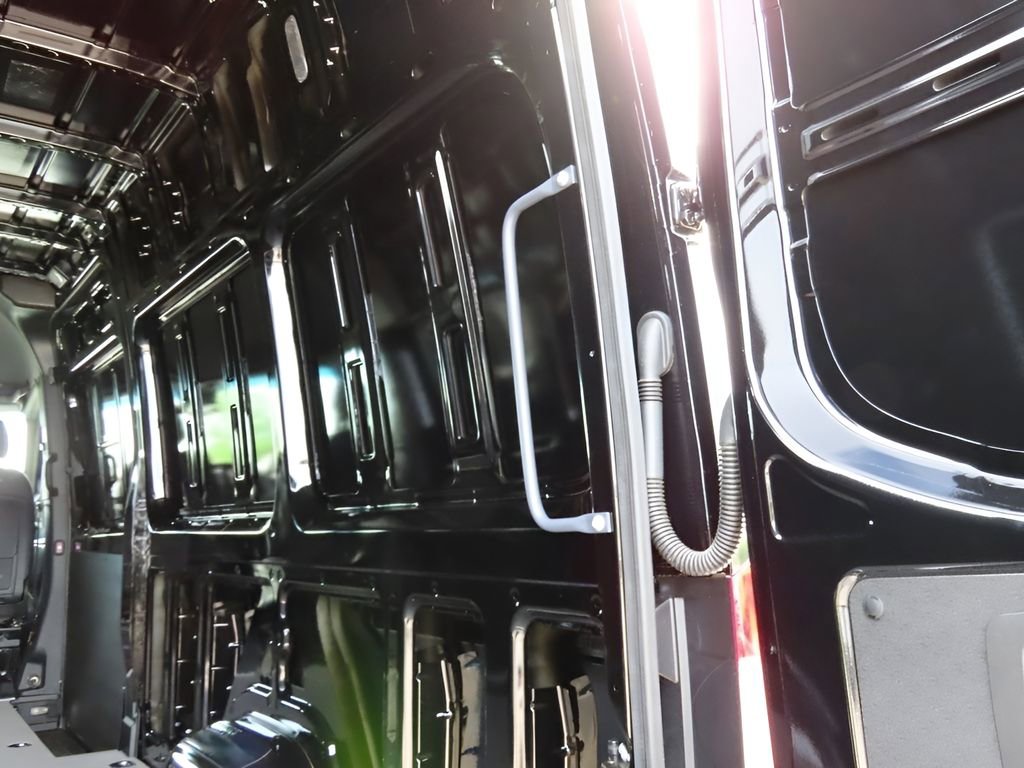 Used 2024 Mercedes-Benz Sprinter 2500 image 14