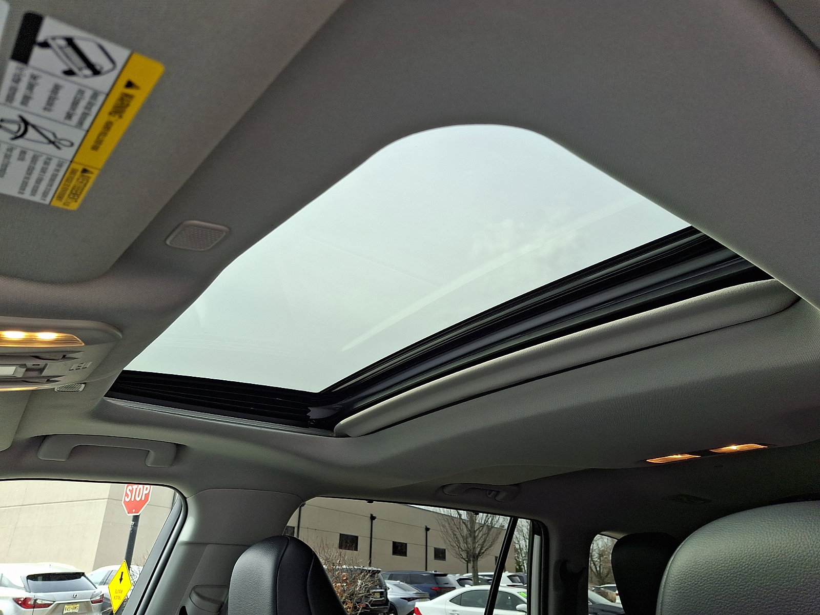 Used 2023 Toyota Highlander XLE image 14