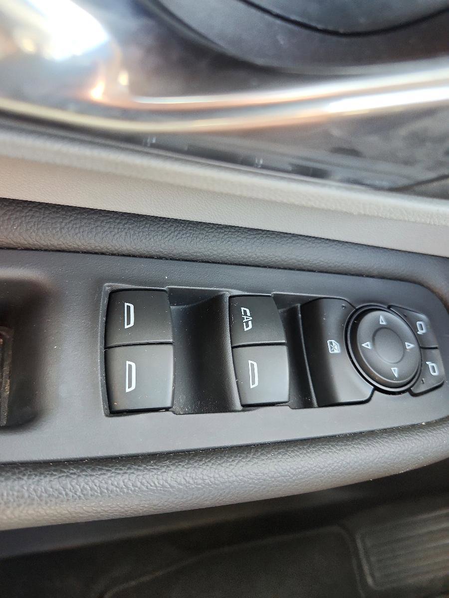 Certified 2024 GMC Terrain SLT image 19