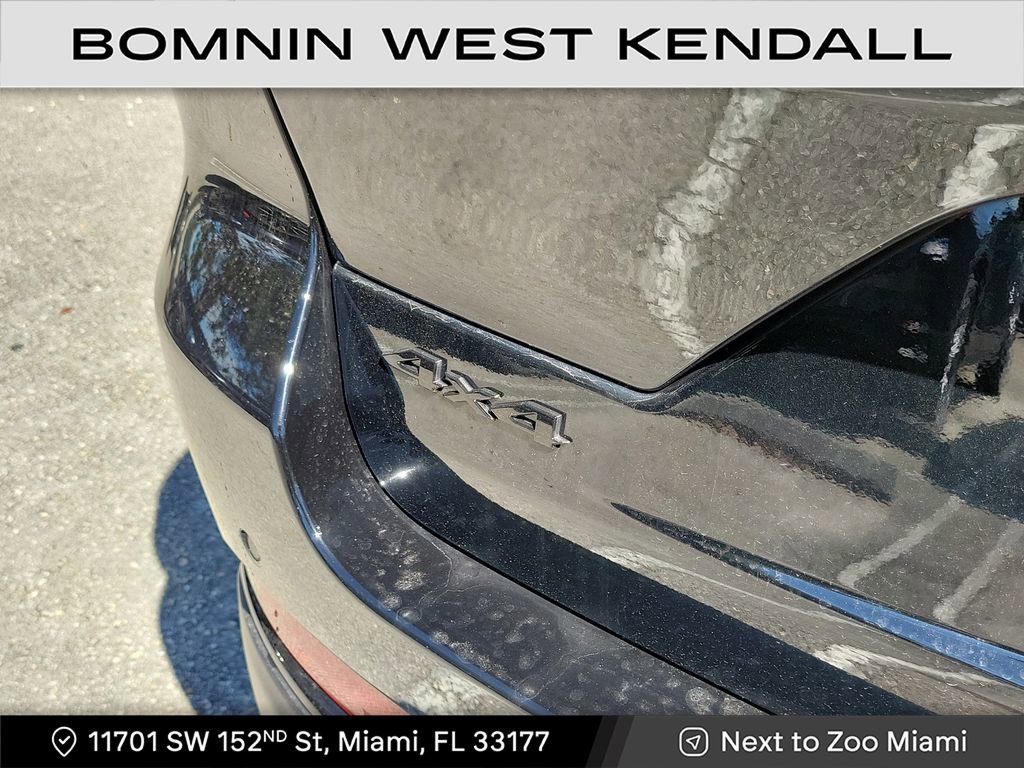 Used 2025 Jeep Grand Cherokee Limited w/ Black Appearance Package image 6