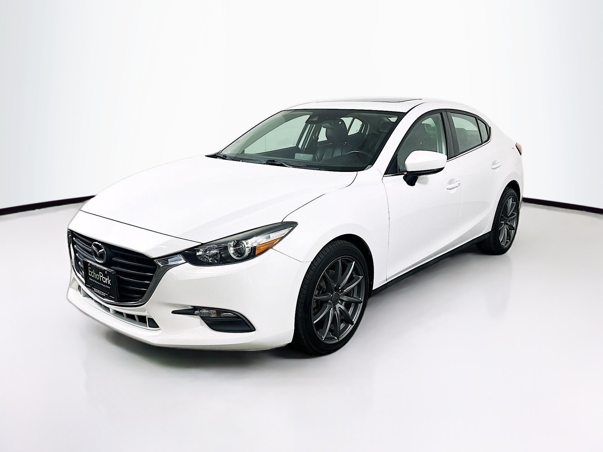 Used 2018 MAZDA MAZDA3 Touring FWD image 3