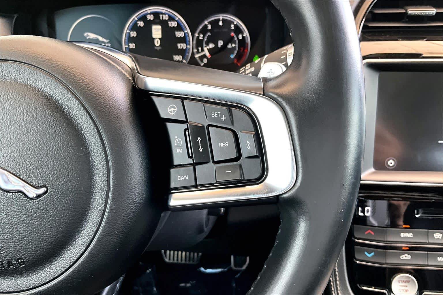 Used 2017 Jaguar F-PACE S AWD/4WD image 22