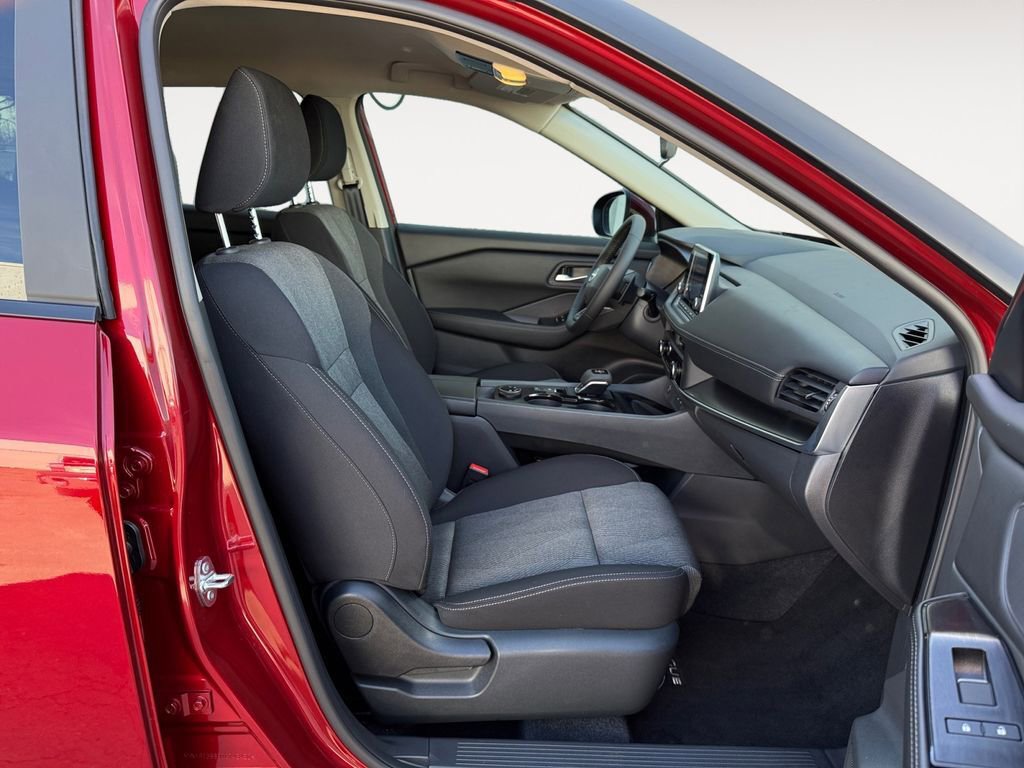 Used 2026 Nissan Rogue SV w/ Cold Weather Package image 15