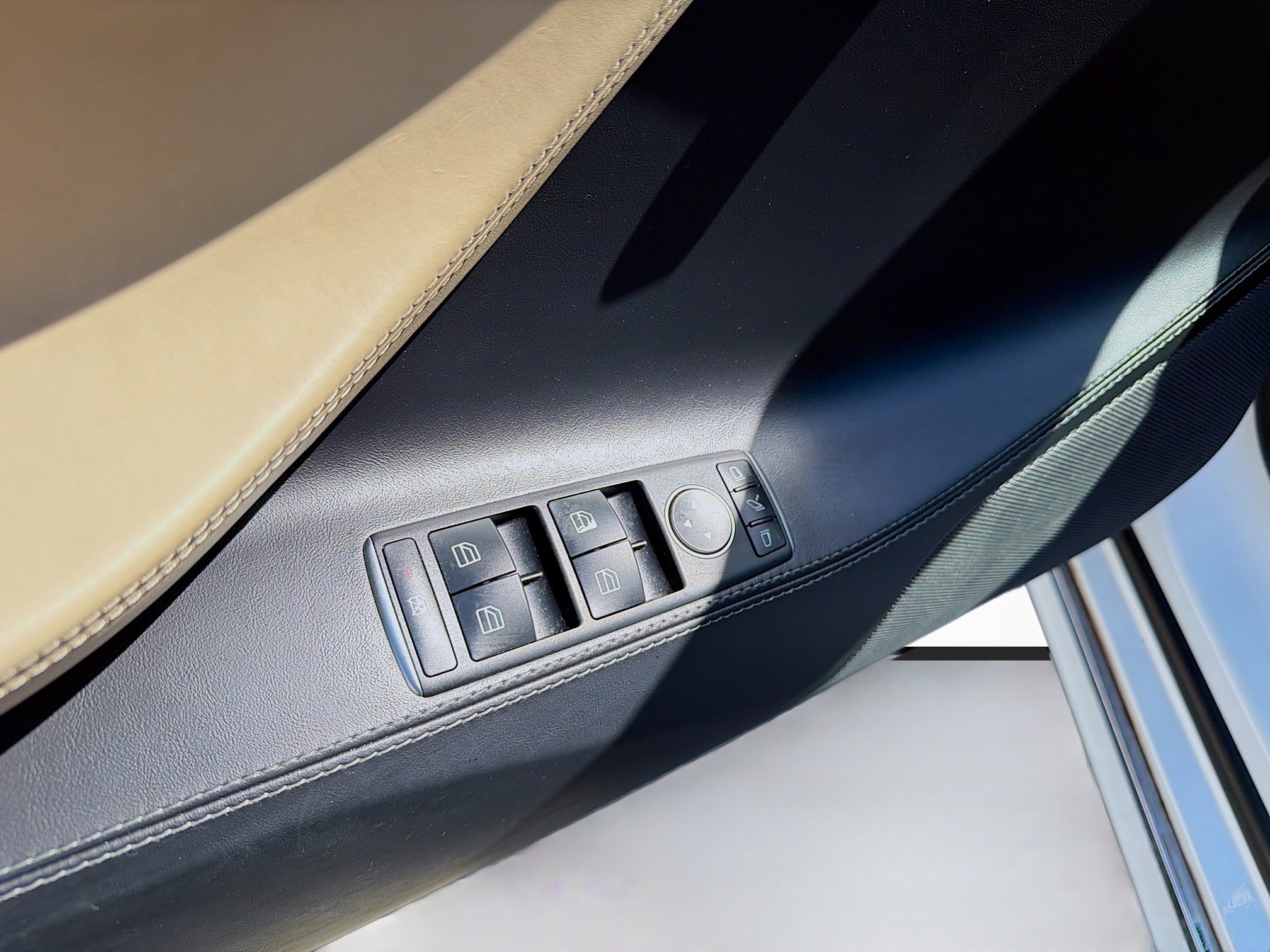 Used 2016 Tesla Model S 90D image 23