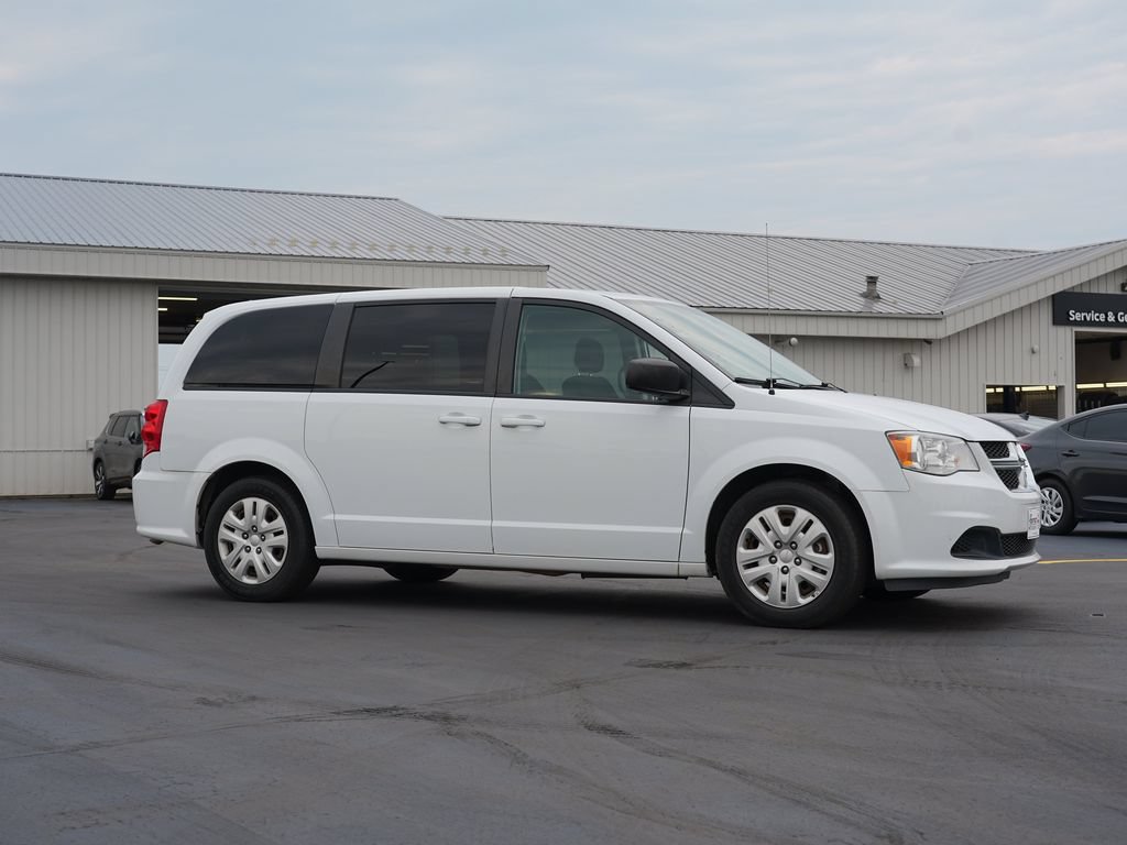 Used 2018 Dodge Grand Caravan SE w/ UConnect Hands-Free Group FWD video 2