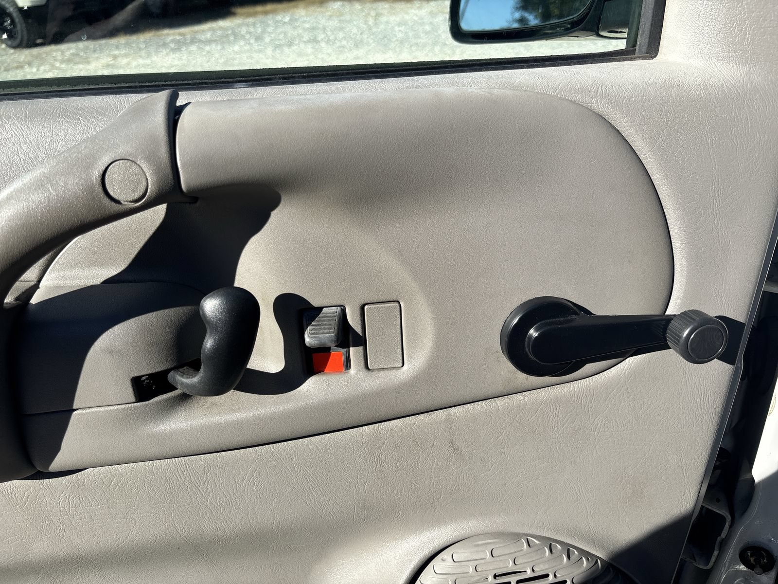 Used 2001 GMC Safari RWD image 16