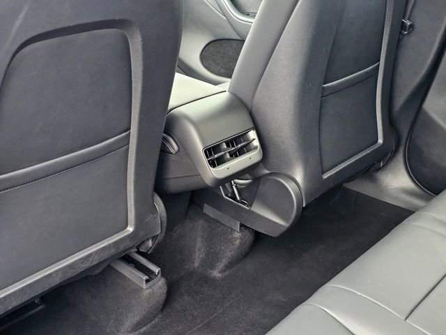 Used 2024 Tesla Model Y Performance image 24