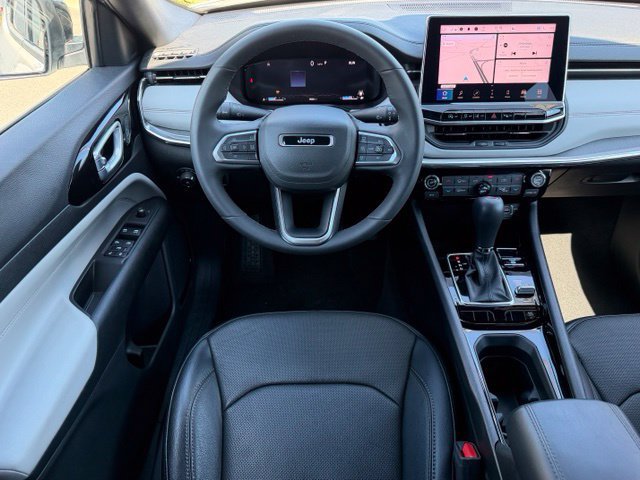 Used 2023 Jeep Compass Limited AWD/4WD image 12