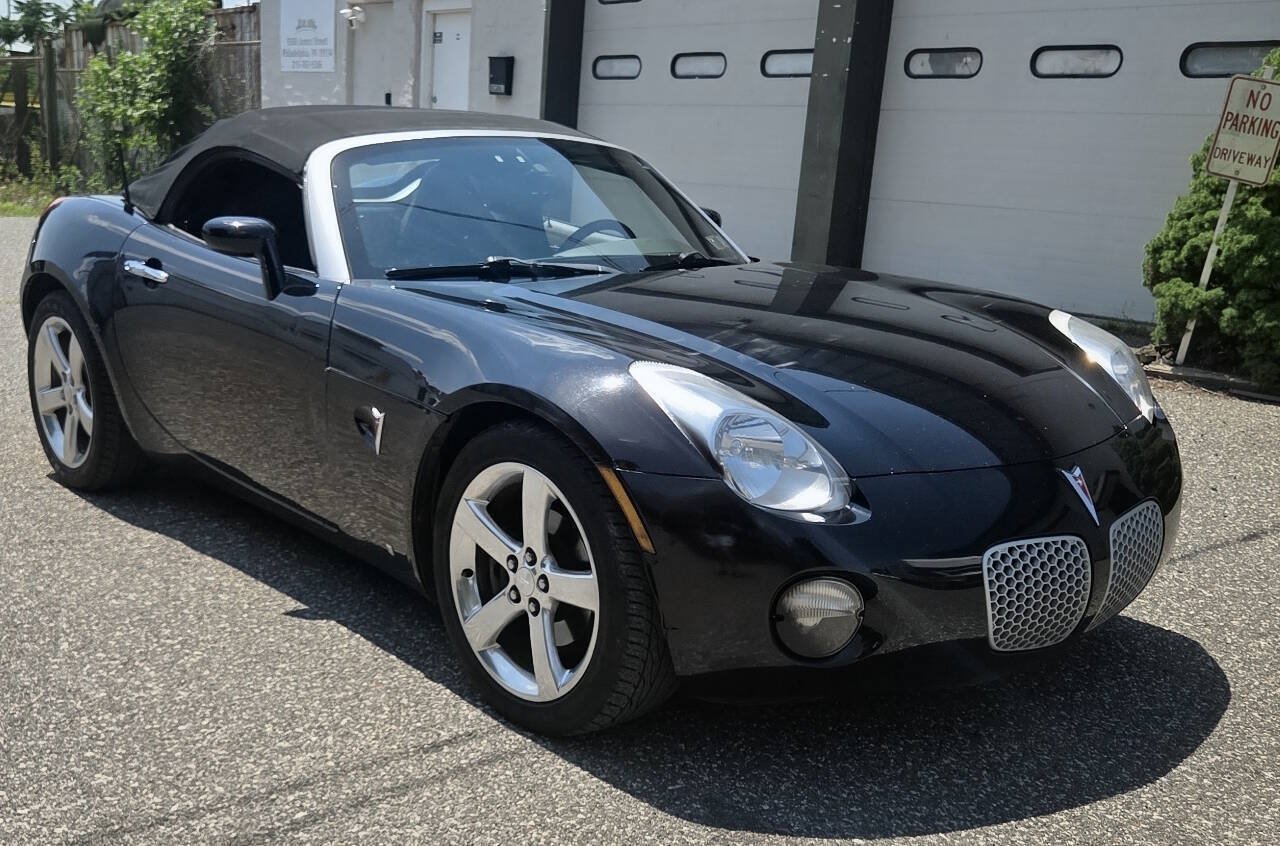 Used 2006 Pontiac Solstice Convertible w/ Premium Package RWD image 9