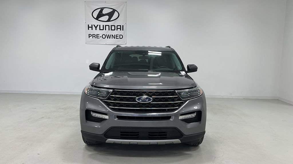 Used 2024 Ford Explorer XLT w/ Equipment Group 202A RWD image 8