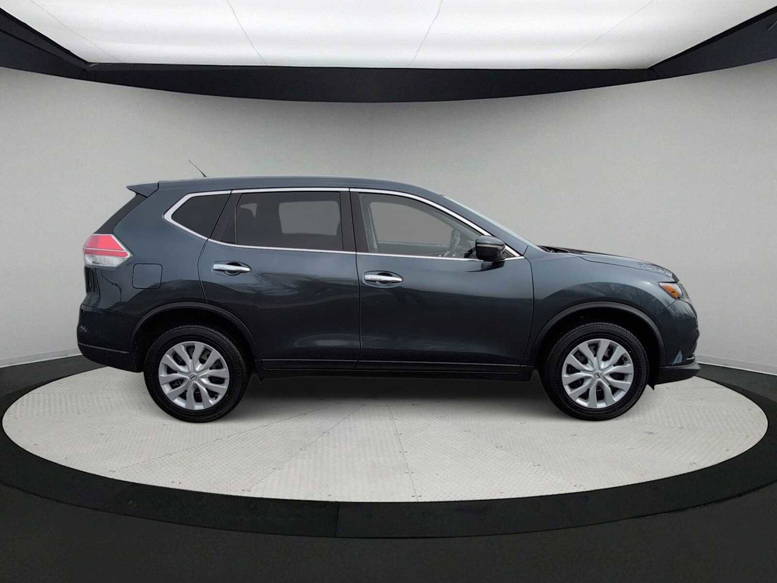 Used 2014 Nissan Rogue S w/ S Family Package image 9